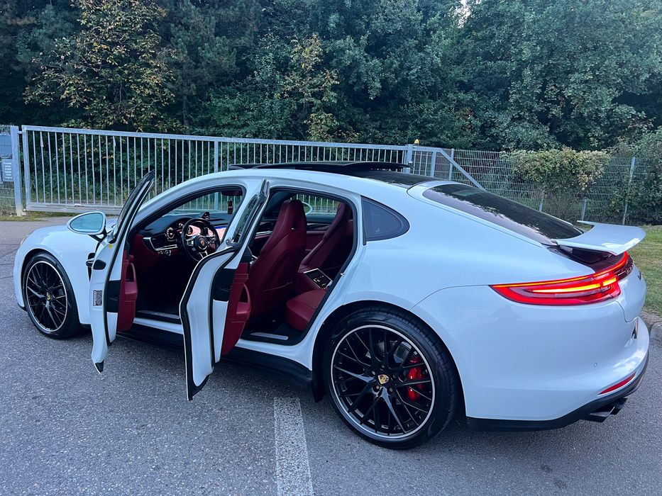 Porsche Panamera 4 3.0 Panoramic / Ventilatie / Bose/ Chrono