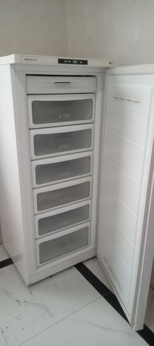Морозильник LG 230л