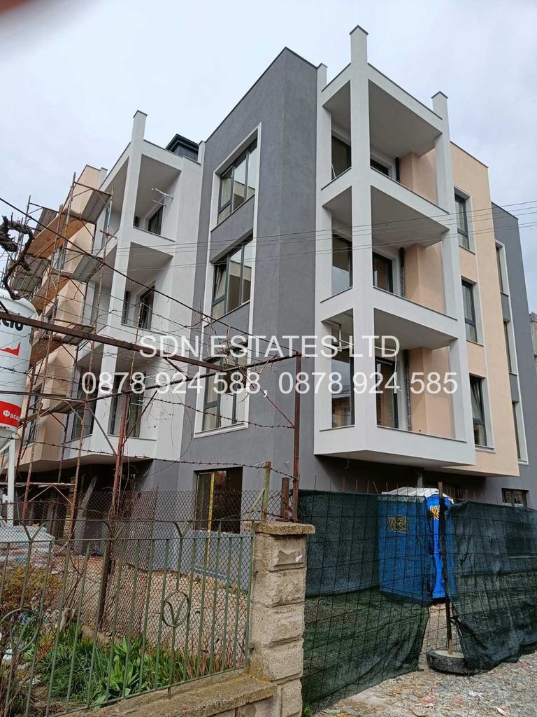 Продава се Двустаен апартамент в Казанлък - 80 кв.м за 1020 €/кв.м - Снимка #1