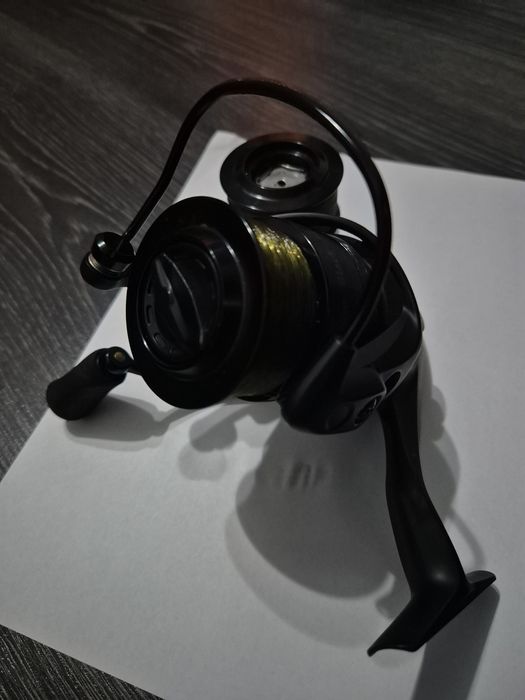 Vand mulineta okuma custom black 5500 cu tot cu fir 0.25 shimano