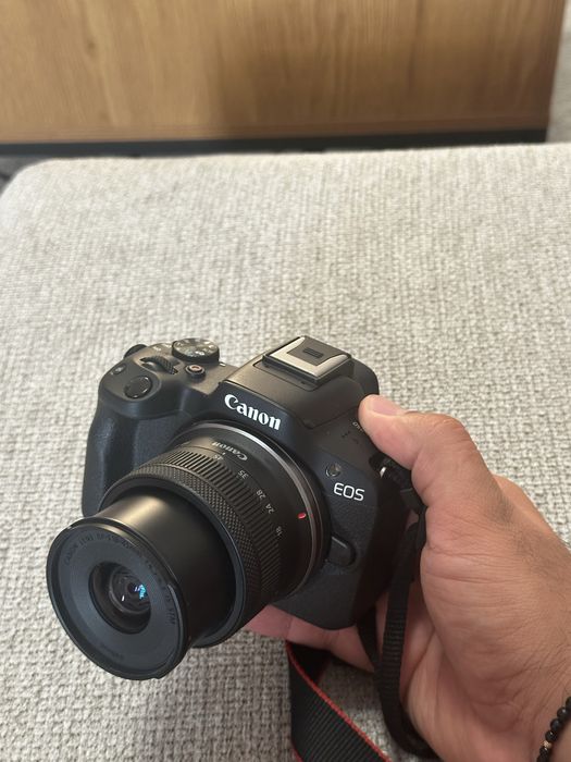 CANON EOS R50 kit(obiectiv 18-45mm IS STM)-stare impecabila,garantie