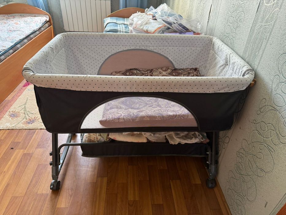 Продам манежку детскую