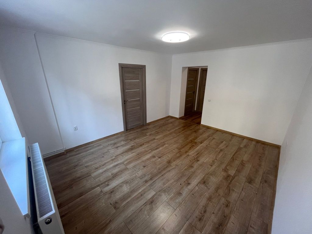 Vând apartament 3 camere finisat zonă centrală în Cluj-Napoca