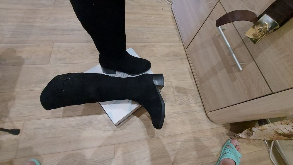 Продам зимние замша сапоги 40 размер в связи с ненадобностью  ц 12500т