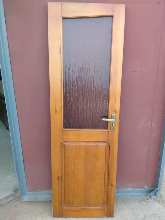 Дверь деревянная