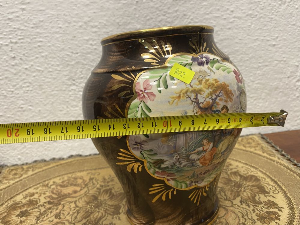 Белгийска порцеланова ваза  барок