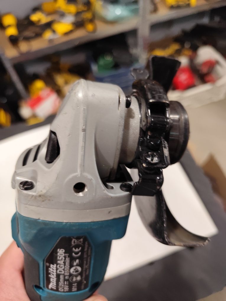 Безчетков акумулаторен ъглошлайф Макита Makita DGA506 18V
