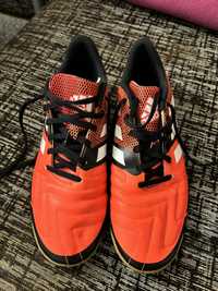 Футболни обувки Adidas Номер 43.5