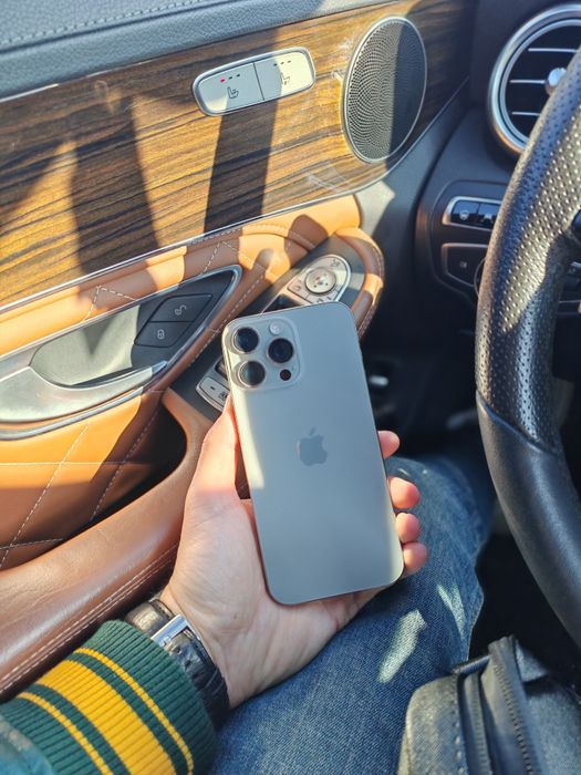 Vând iPhone 16 Pro Max,Natural Titanium,256Gb,baterie 100%