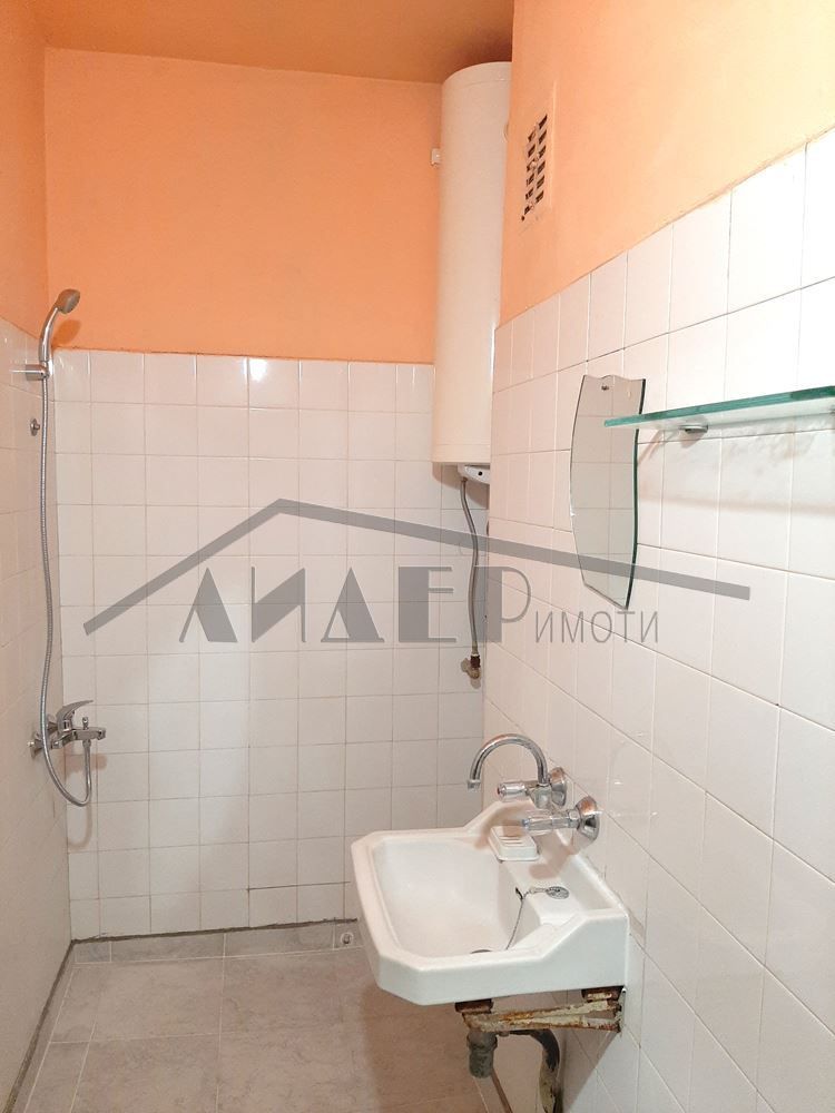 Дава се под наем Тристаен апартамент в Пловдив, Център - 80 кв.м за 346.8 € - Снимка #11