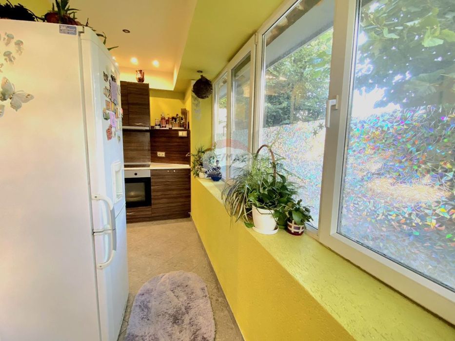 Продава се Тристаен апартамент в Варна, Възраждане 2 - 86 кв.м за 2024 €/кв.м - Снимка #8