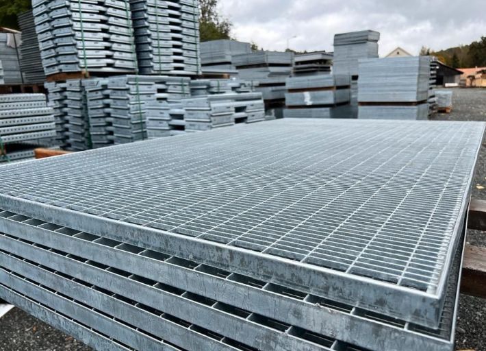 Grilaje zincate gretare zincate platforme