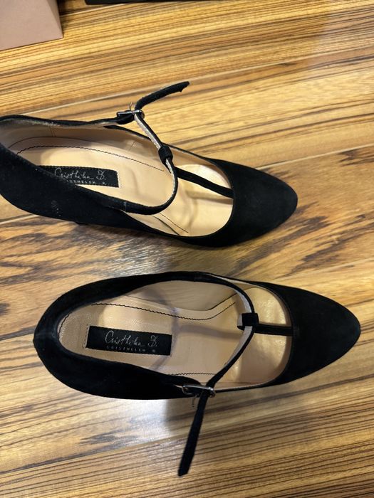Pantofi MUSETTE,tipMARY JANE, piele intoarsa, inalti dar super comozi.