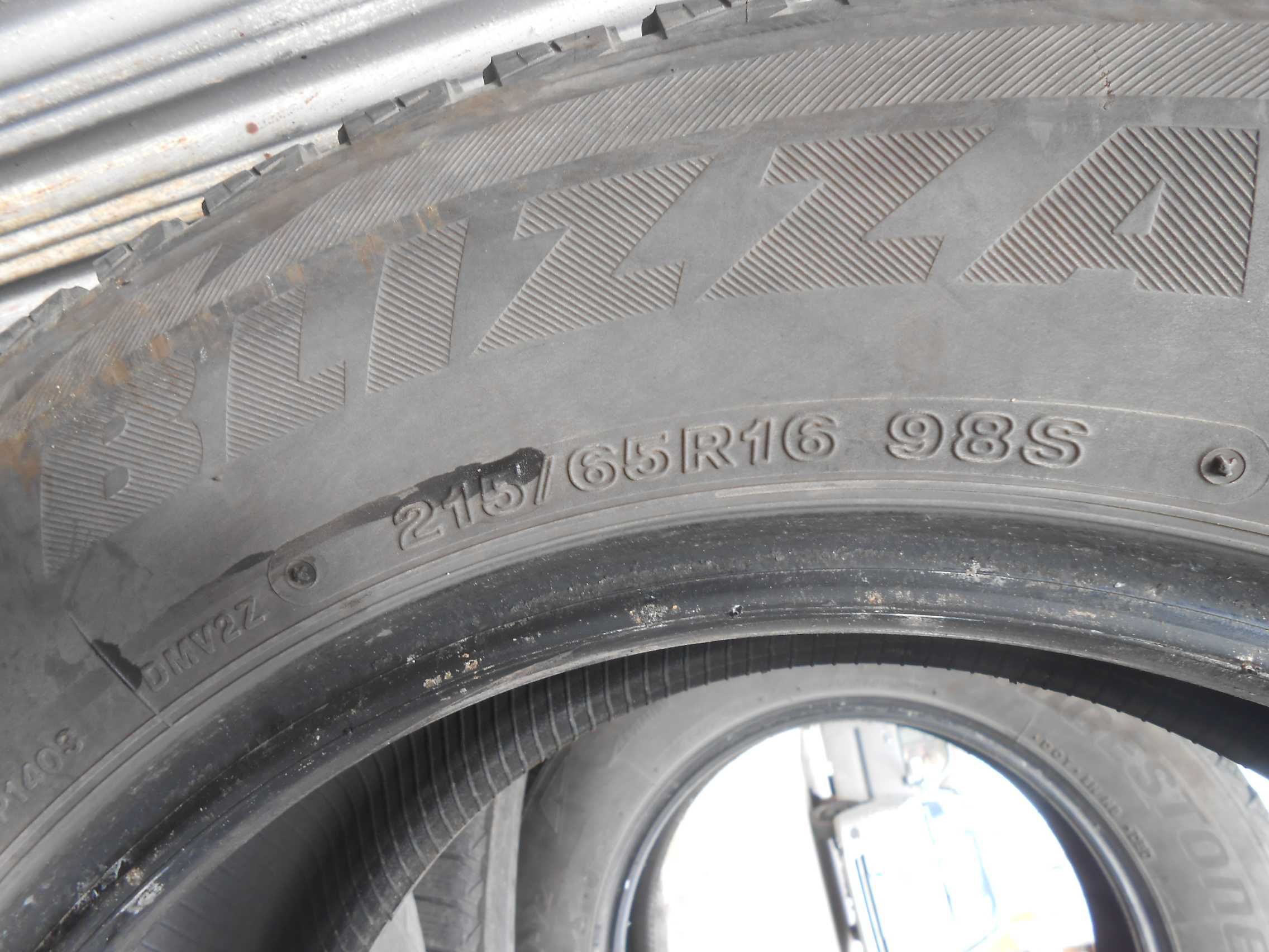 Bridgestone Blizzak 215/65/16