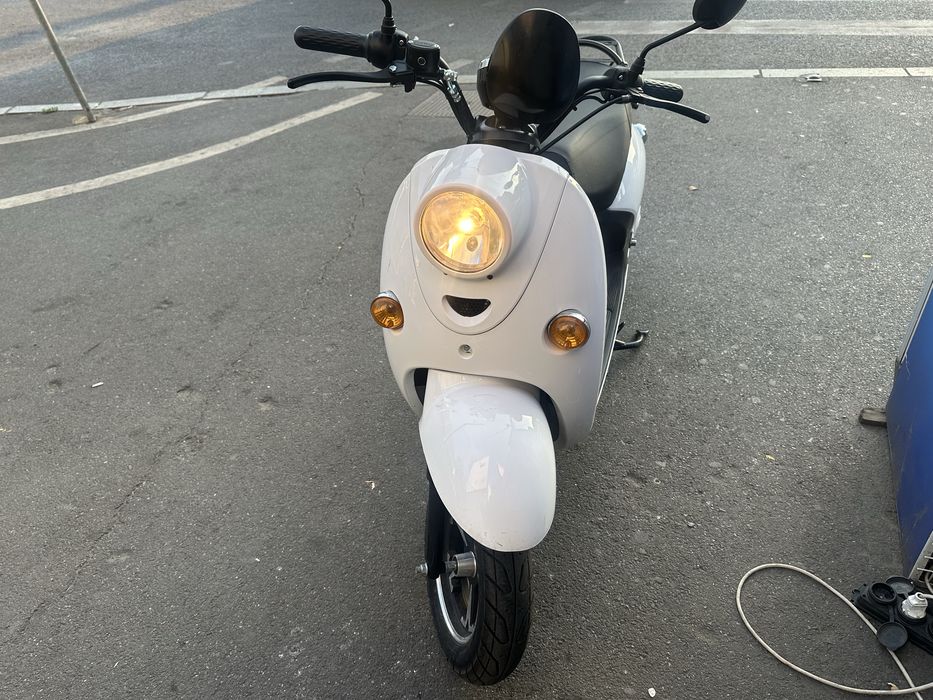 Vand scuter electric