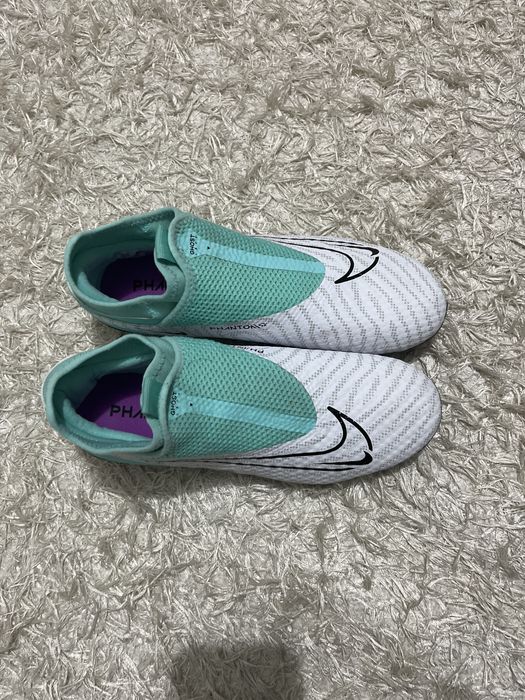 Ghete de fotbal nike phantomsi new balance