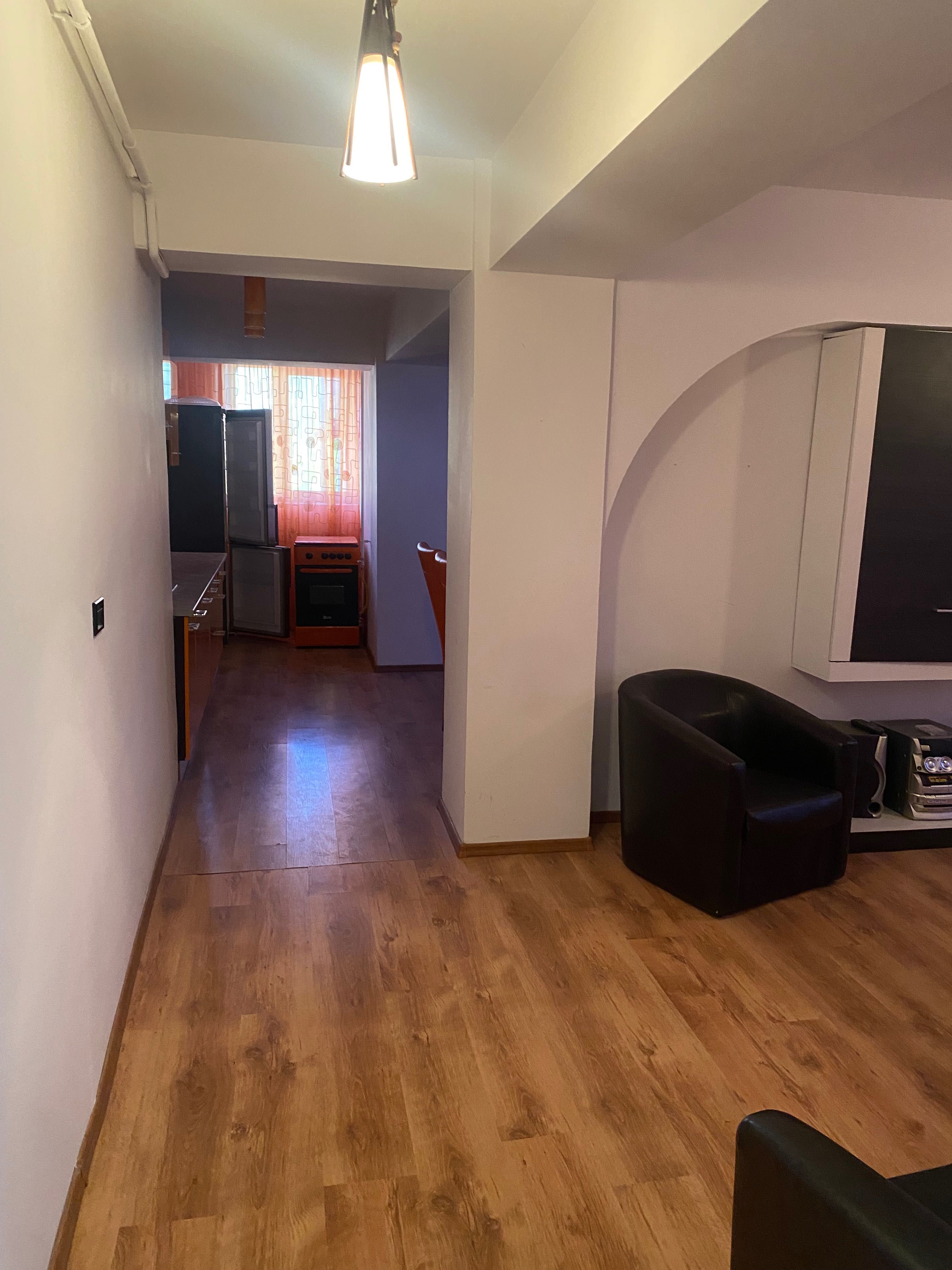 Apartament de vânzare Odobesti cu  3 camere , baie+dependance , 66 mp.