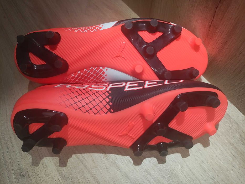 Чисто нови бутонки Adidas