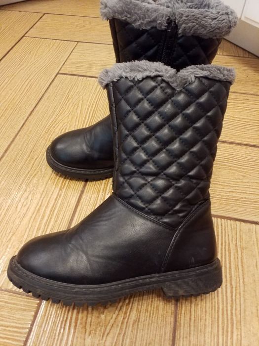 Cizme îmblănite interior mărime 32.