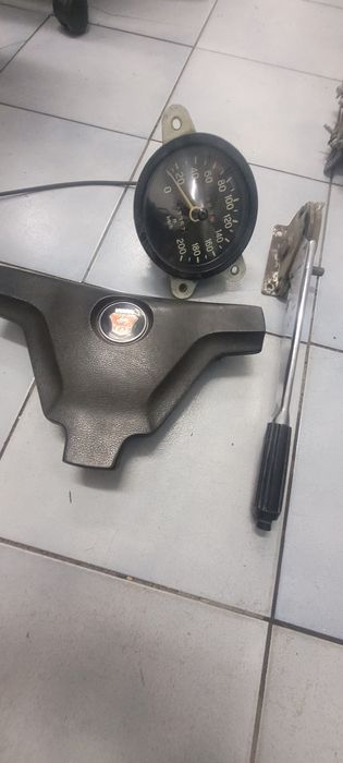 Дверные карты, спидометр, сиденья газ 2410 газ2410