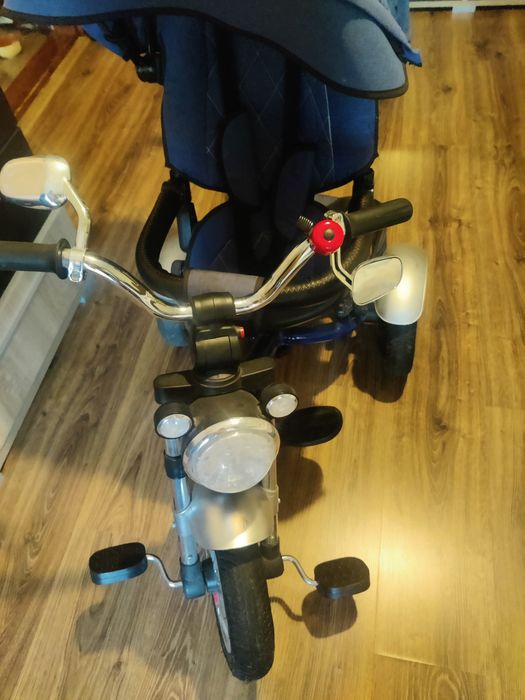 Triciclea  pentru 1 -3 ani cu suport ptr picioare