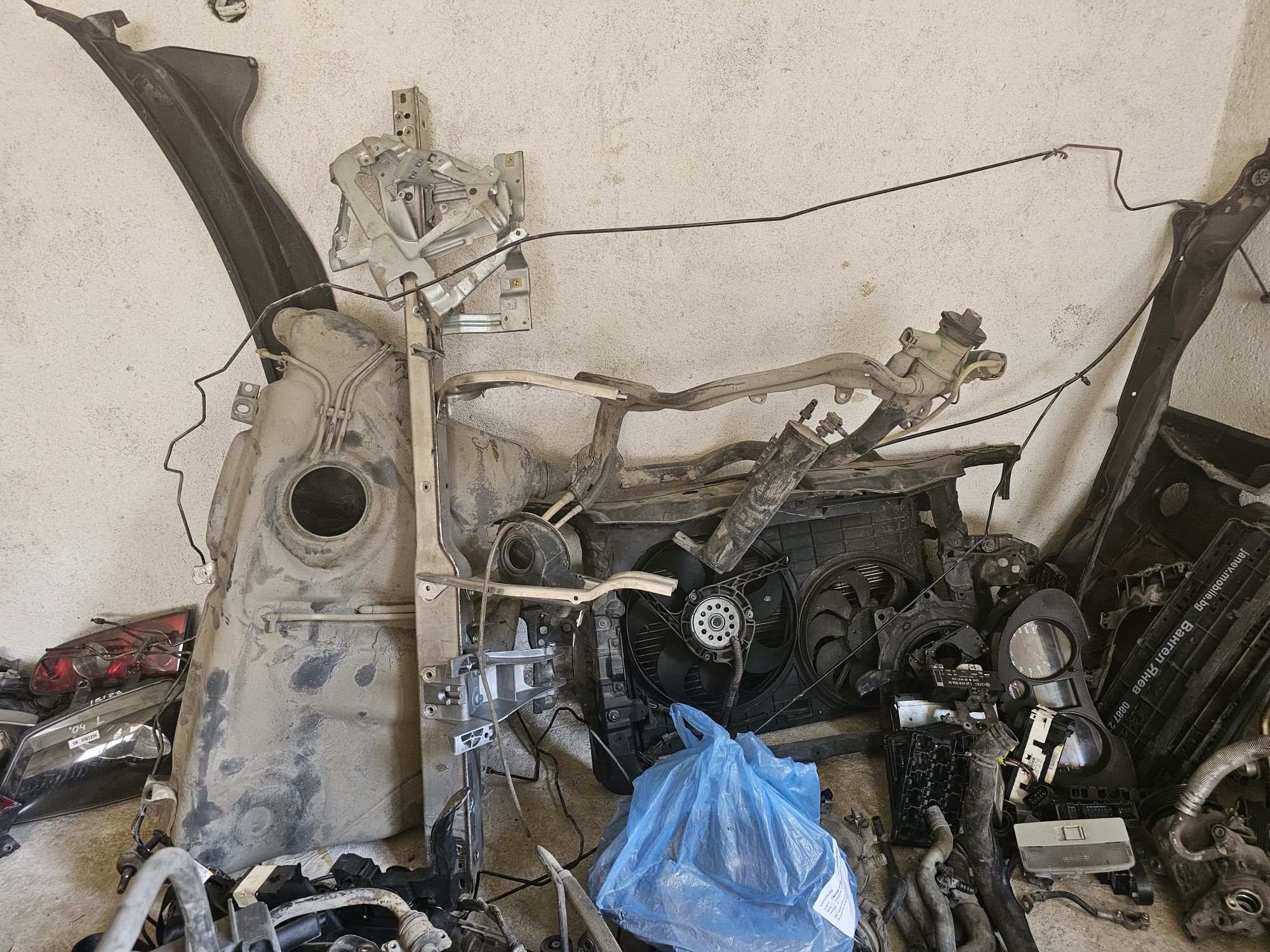 Seat Ibiza 3, 6l (2002) На части!