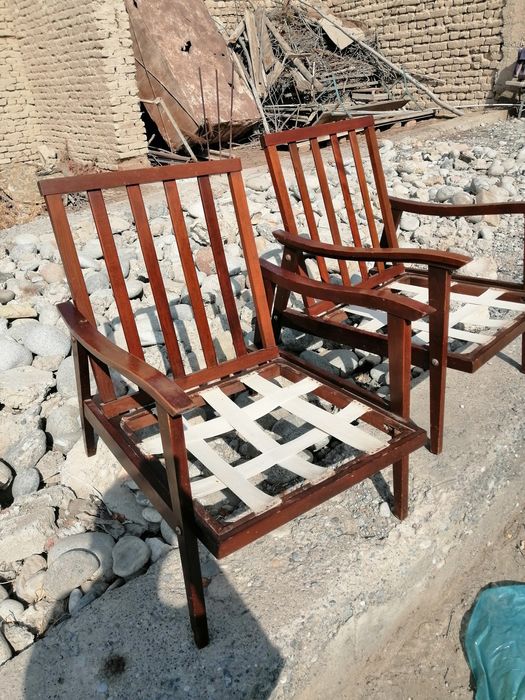 Мебельсотилади, тоза тахта Румыния гарнитуридан