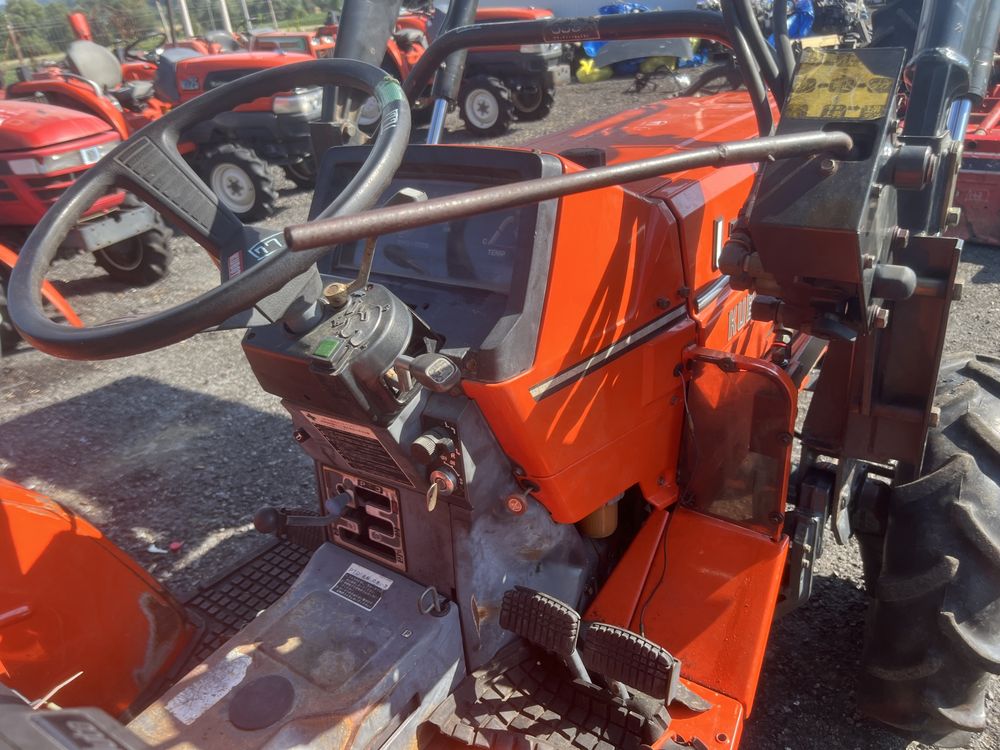 Tractoras tractor japonez kubota L1-315 cu incarcator frontal