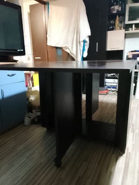 Vând masă extensibilă