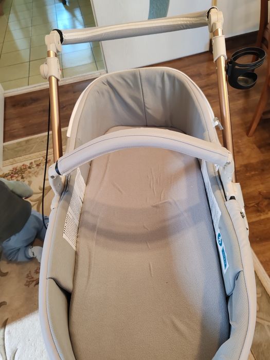 Cărucior Hot mom 3 în 1 cu rotire 360 grade gri deschis