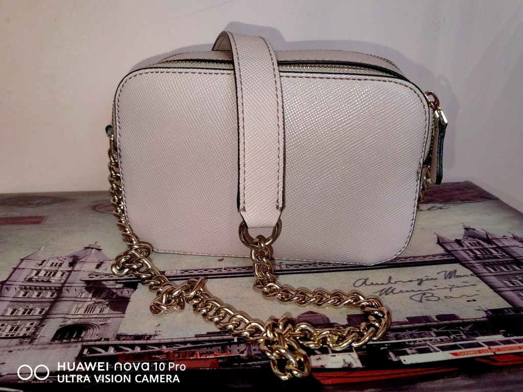 Чанта Guess (бледо розова)