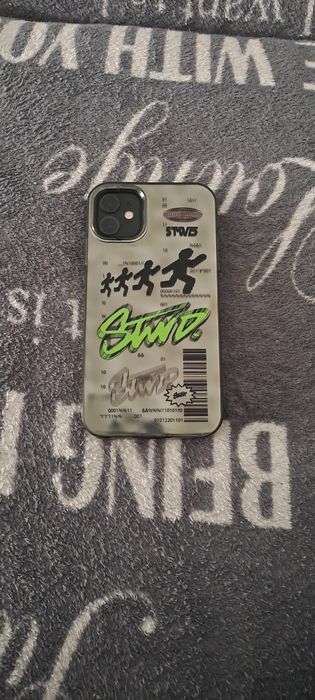 Vând iphone 11 black