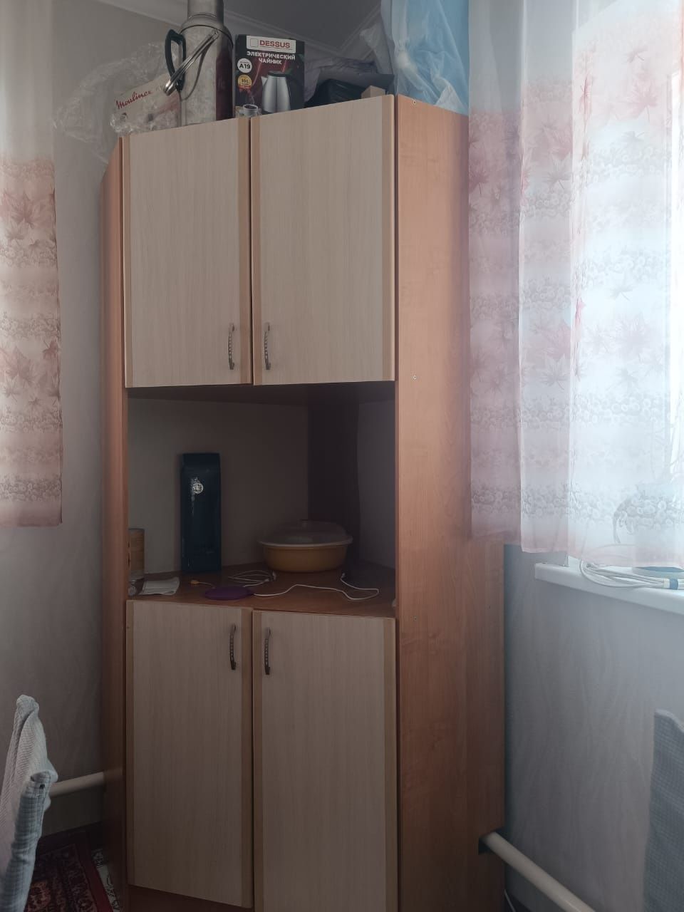 Кухонный гарнитура и прихожая  мебель
