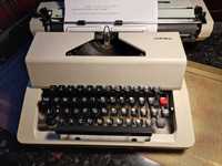 Masina de scris,cadoul potrivit pt cei pasionati de scris.