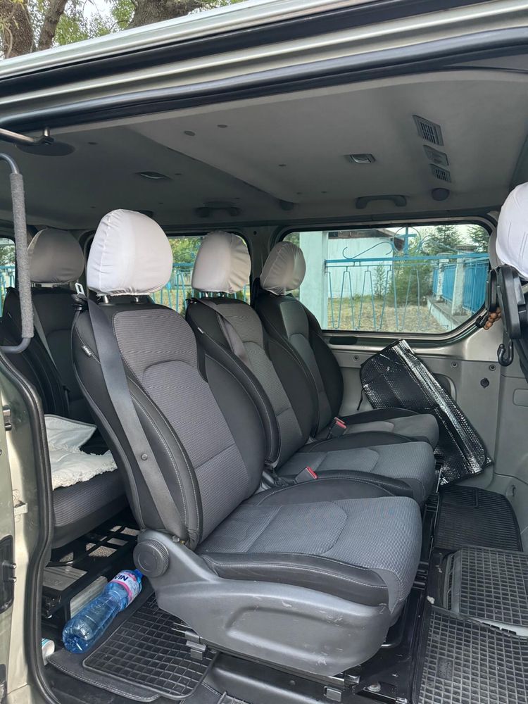 Opel vivaro (пътнически бус за продажба-2010г)
