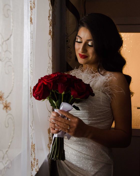 Vând rochie superbă, pentru cununia civilă dar și pentru mirese