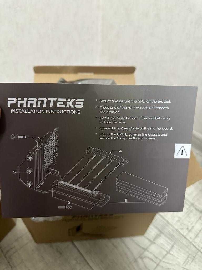 Райзер - вертикальный кронштейн Phanteks PCIe4.0 X16 черный