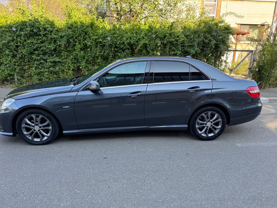 Mercedes-Benz E220 170cp
