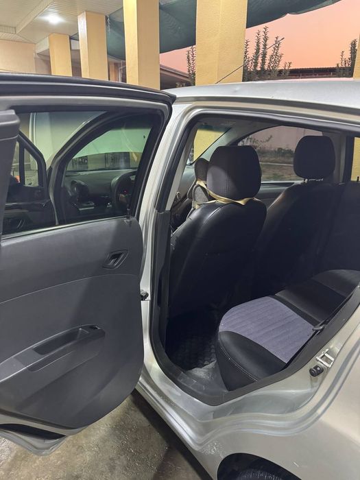 Chevrolet spark 2 pozitsiya 2015 arenda