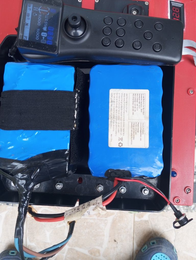 Бърза лодка за захранка V16, 12V