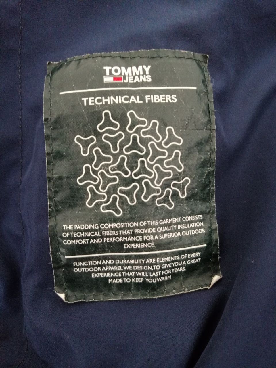 Vând Geaca de Iarna Tommy Jeans Barbati mărimea L