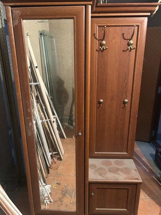 Шкаф в прихожею