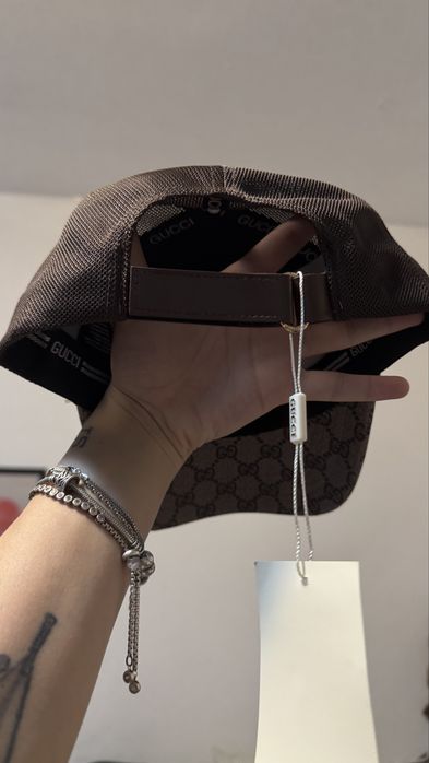 sapca adidas x gucci