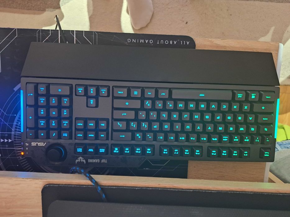 Tastatura Gaming ASUS TUF Gaming K1 RGB pret 200 lei