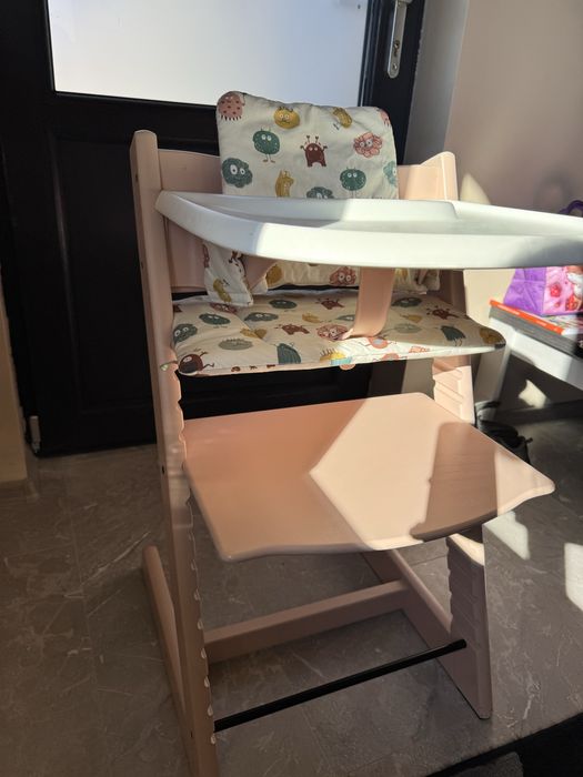 Stokke Tripp Trapp детско столче за хранене - розово