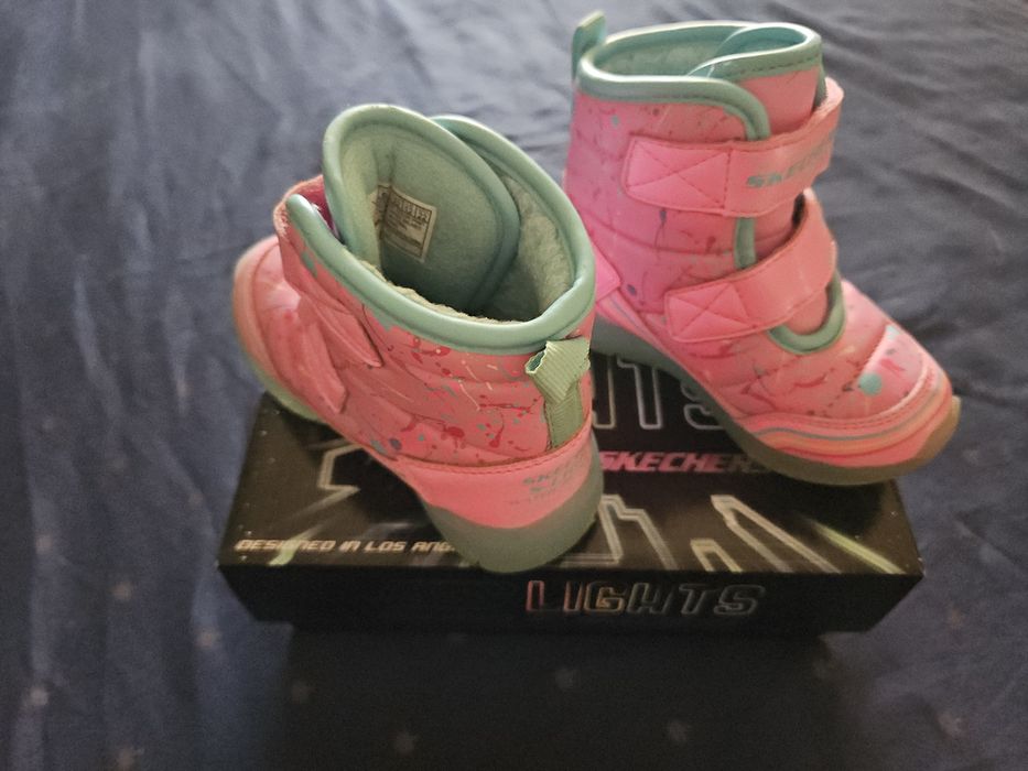 Ghete skechers fetite