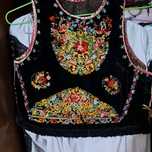 Vînd costume populare vechi