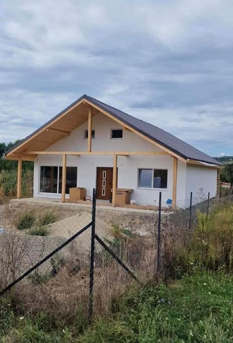 Vand cabane din lemn