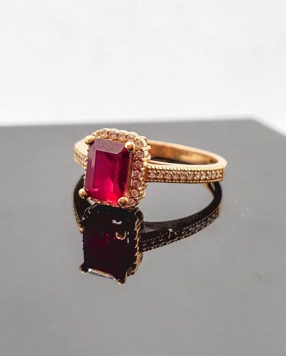 Inel din aur 14K cu pietre semiprețioase albe și rubin – mărimea 55