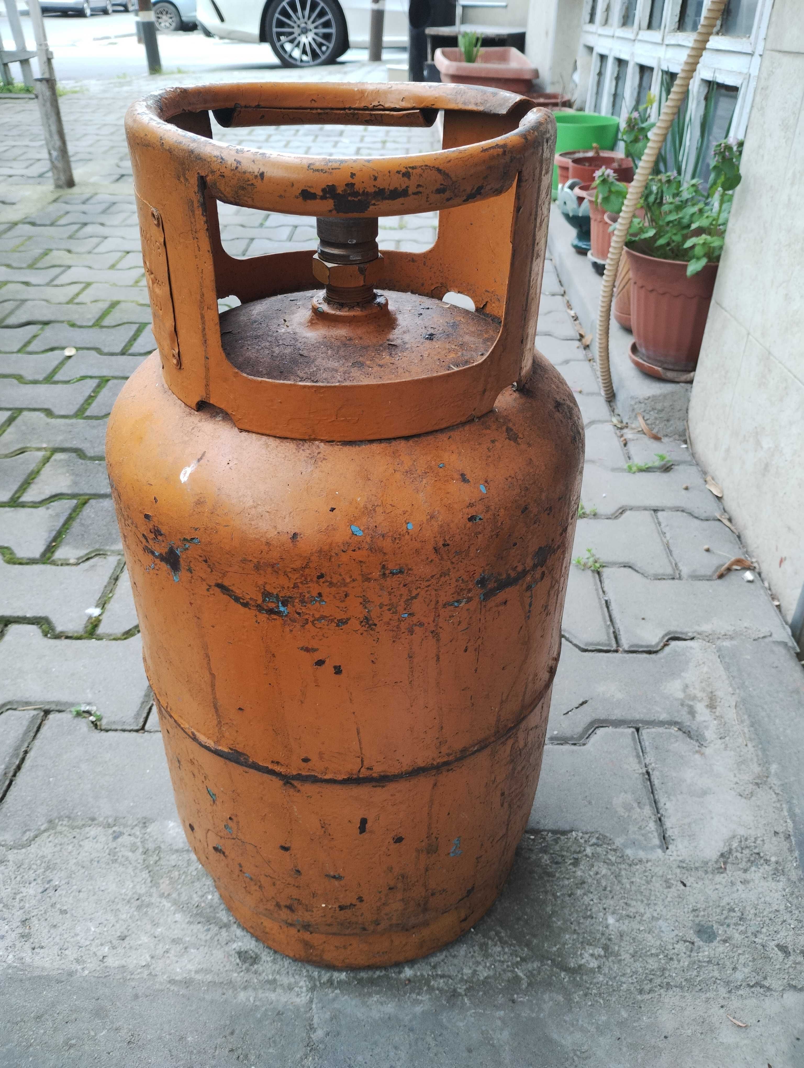 Продава газови бутилки 2 бр.